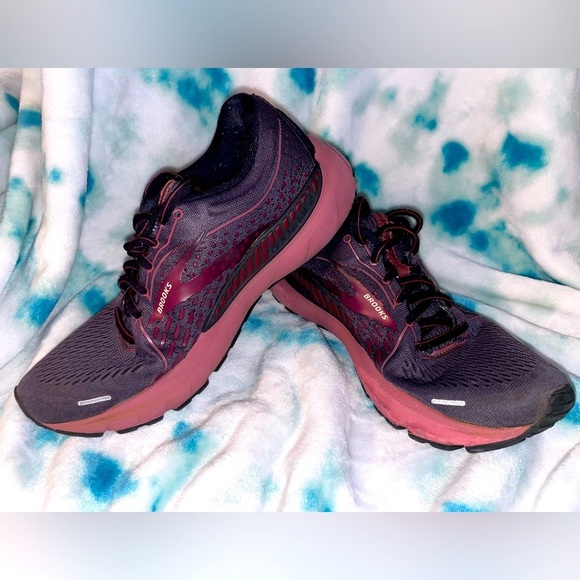 Brooks Shoes - Brooks Adrenaline 21 Running Shoes purple/blue 1203291B050 Women's Size 9